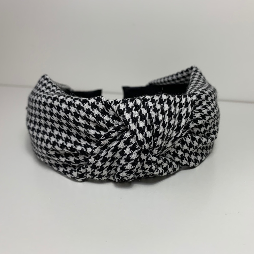 The Tied Hairband